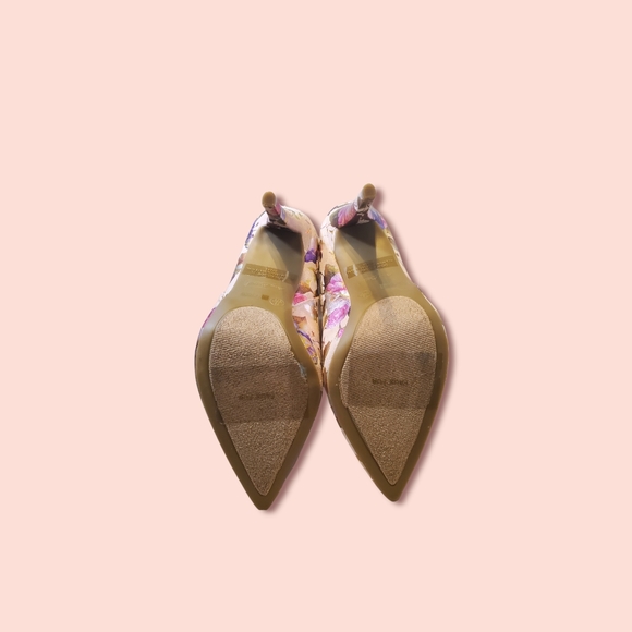 🎉⭐HOST PICK⭐🎉 Beautiful Blush Foil Flower Booties - Picture 8 of 9